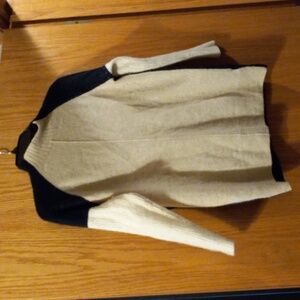 Womens beige & Blue long sleeve vineyard Vines small Cashmere pullover sweater